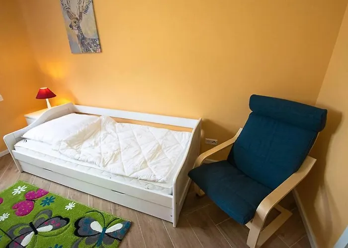Ferienhaus Mit Terrasse Und Garten In Wandlitz