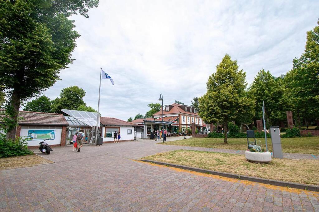 Mit Terrasse Und Garten In